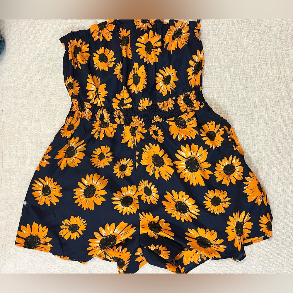 Flower strapless romper
